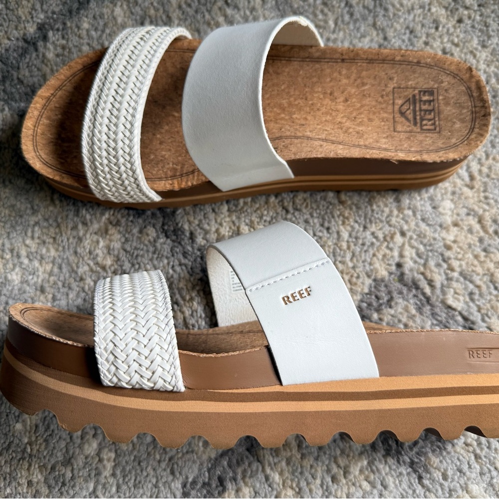 Reef Women's Cushion Vista Hi White Sandals